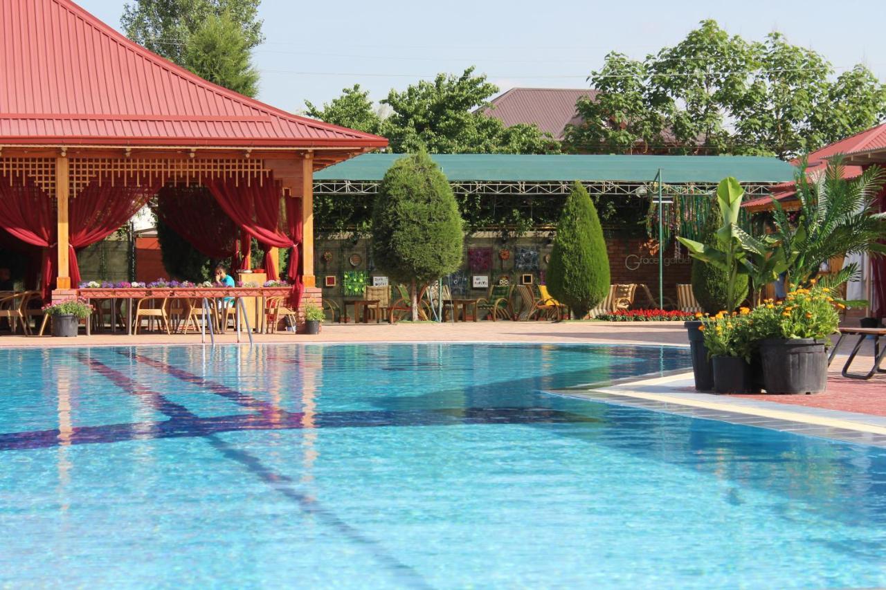 Hotel Grace Garden Kum Exterior photo